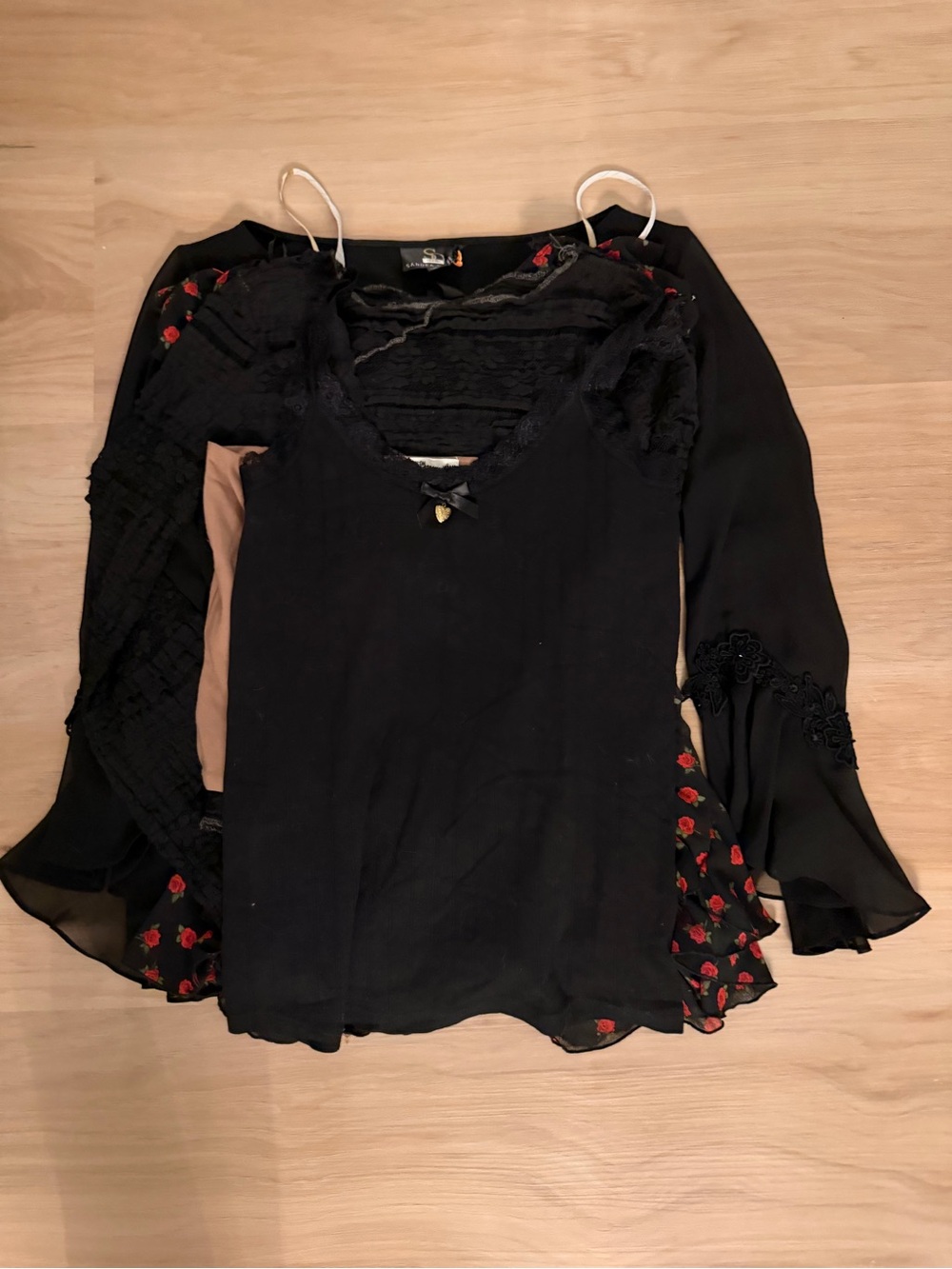 Tops Bundle - Picture 5 of 9